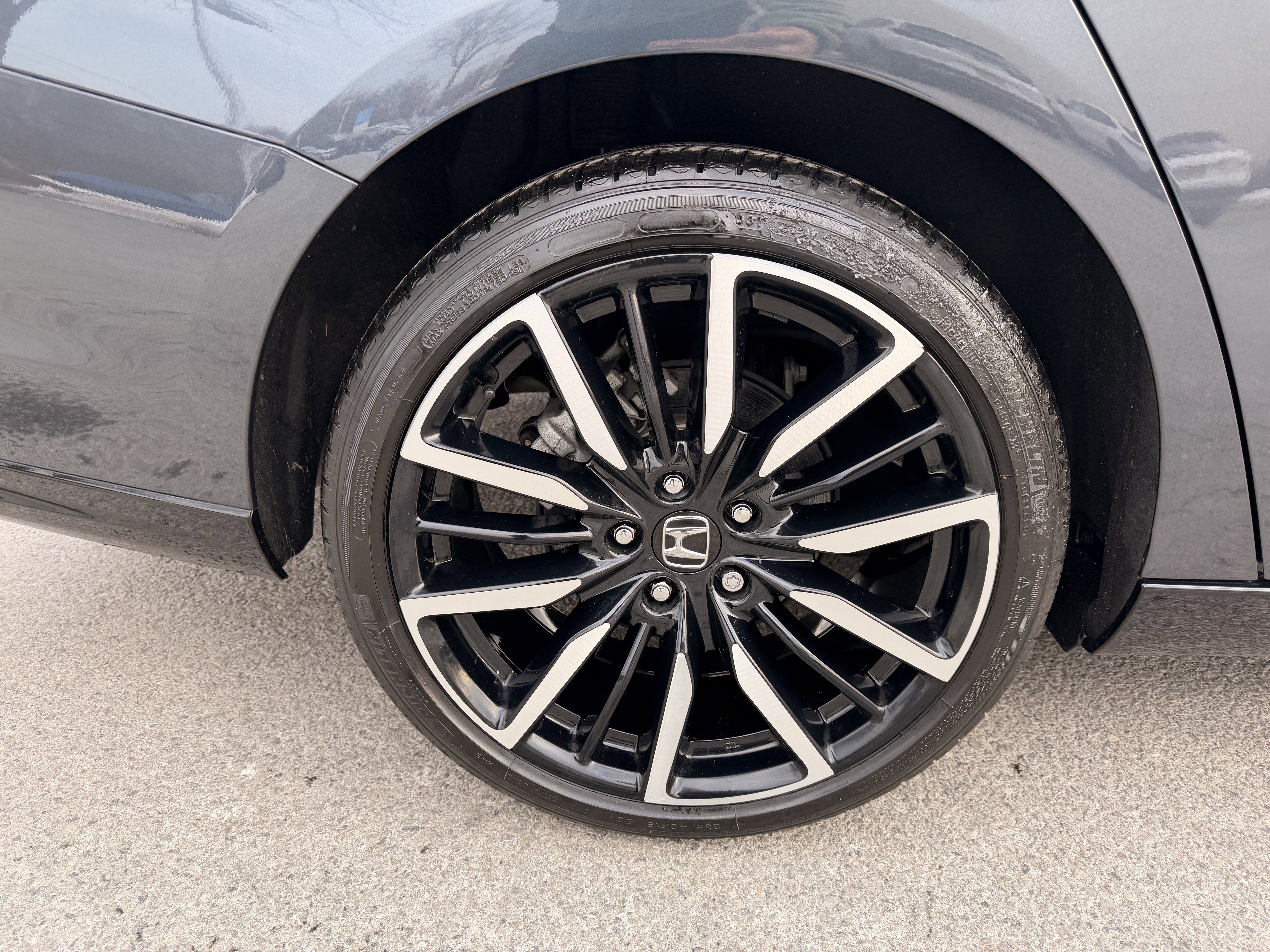 Used 2023 Honda Accord Touring image 9