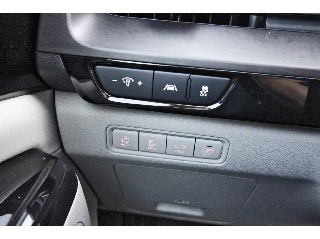 Used 2022 Kia Carnival EX FWD image 24