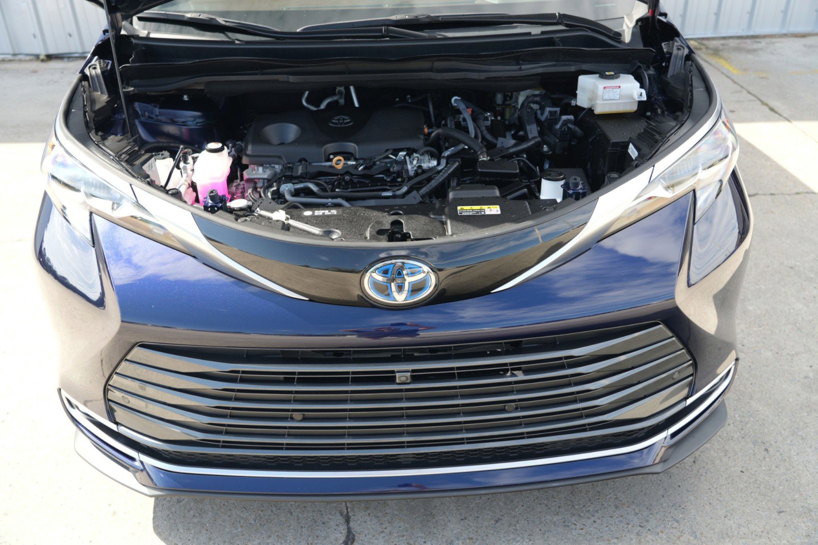 Used 2024 Toyota Sienna Platinum image 8