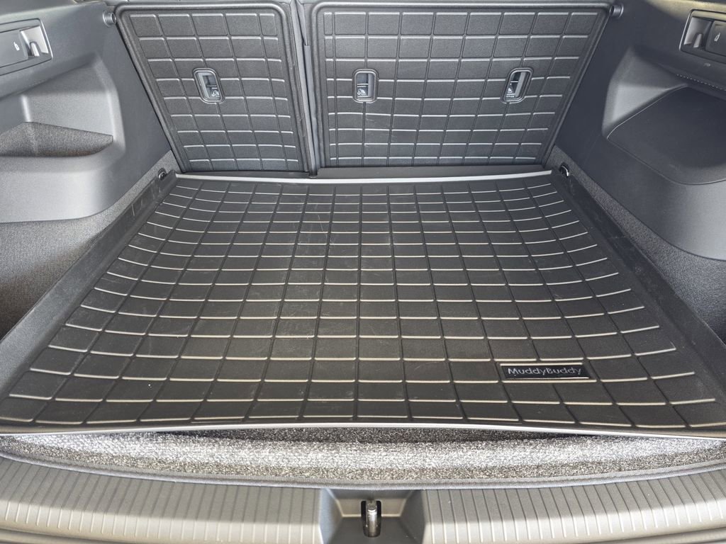 New 2026 Volkswagen Tiguan SE R-Line image 23