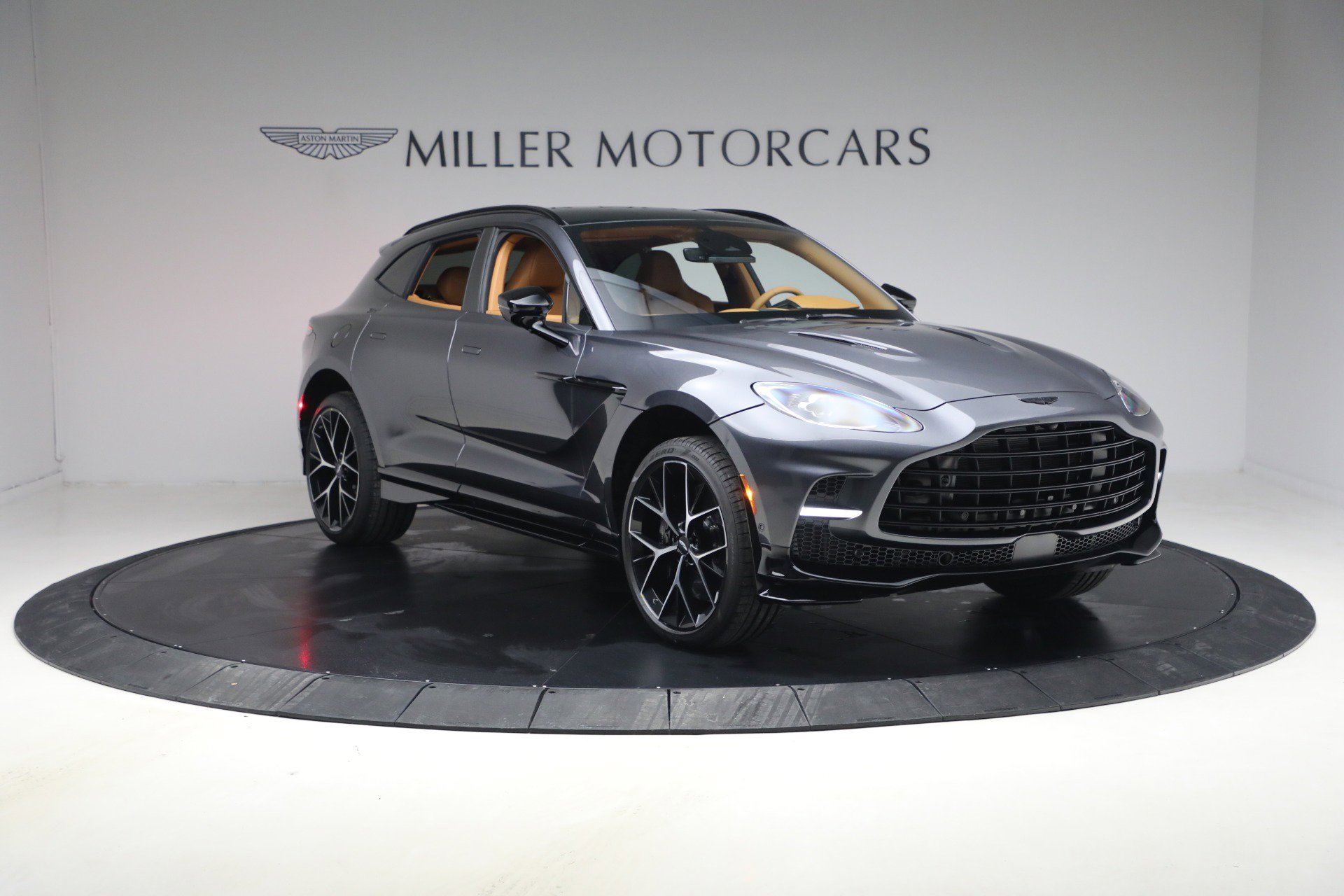 New 2026 Aston Martin DBX 707 image 11