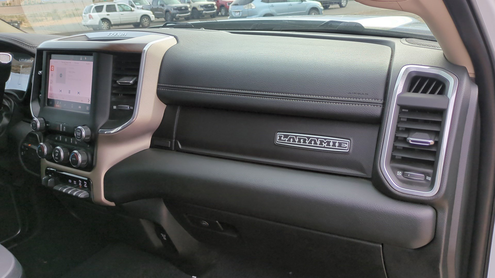 Used 2022 RAM 2500 Laramie w/ Cold Weather Group image 30