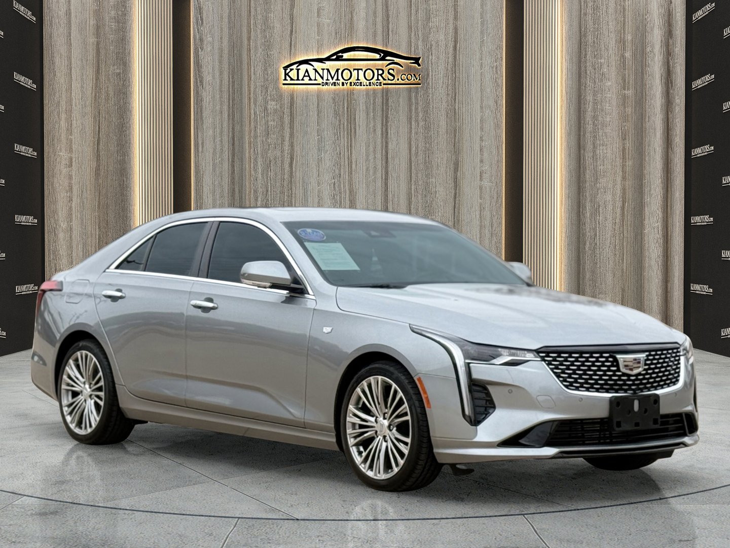 Used 2025 Cadillac CT4 Premium Luxury image 1