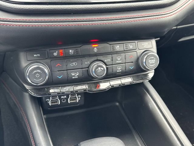 Used 2024 Dodge Durango GT image 34