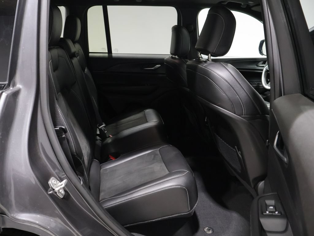 Certified 2023 Jeep Grand Cherokee Altitude AWD/4WD image 22