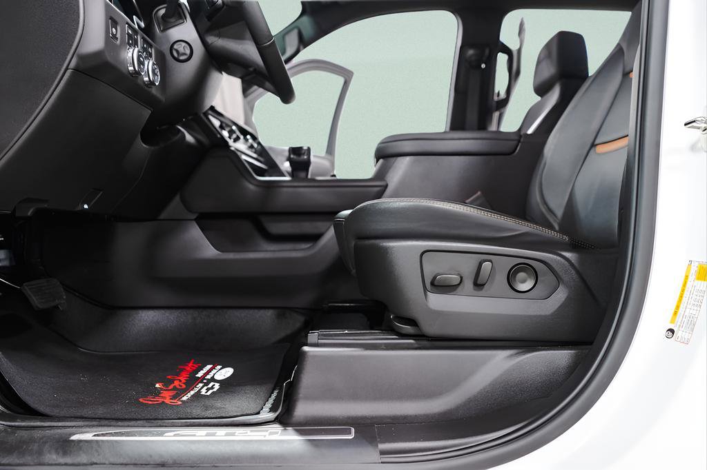 Used 2025 GMC Sierra 1500 AT4 AWD/4WD image 26