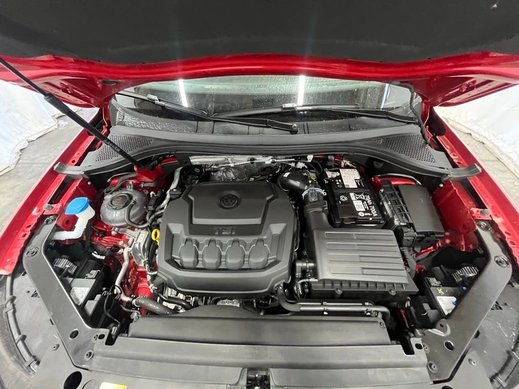 Certified 2024 Volkswagen Tiguan SEL R-Line image 31