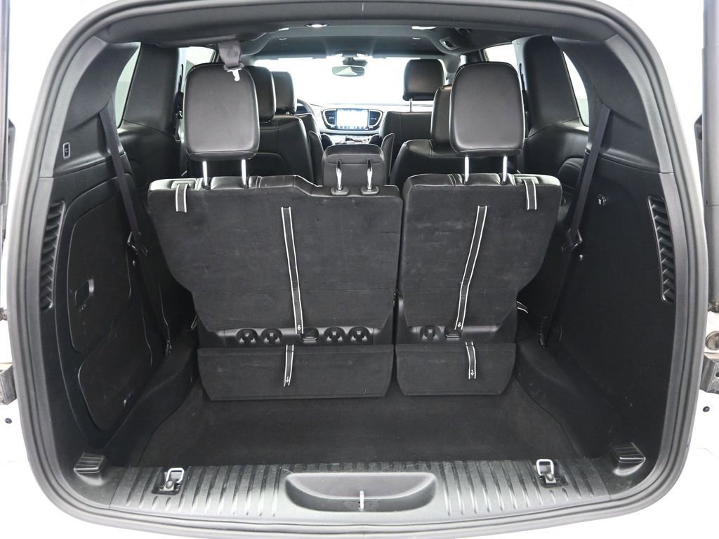 Used 2024 Chrysler Pacifica Select image 34