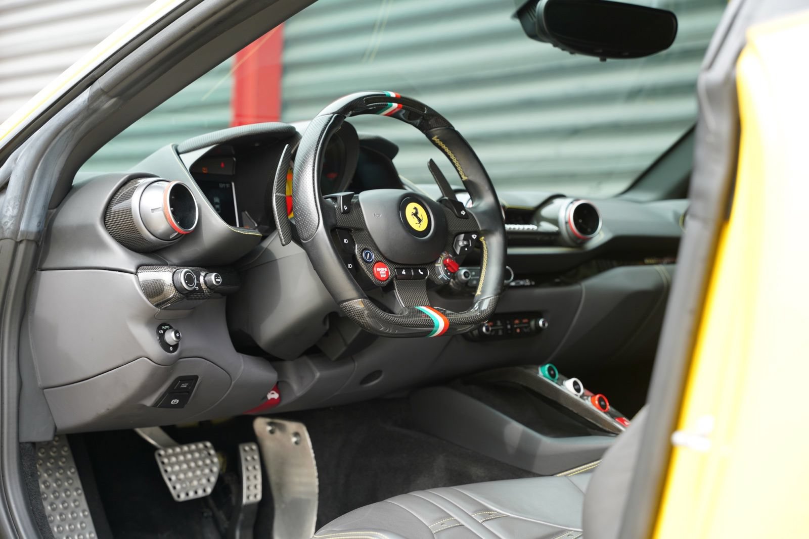 Used 2019 Ferrari 812 Superfast RWD image 25