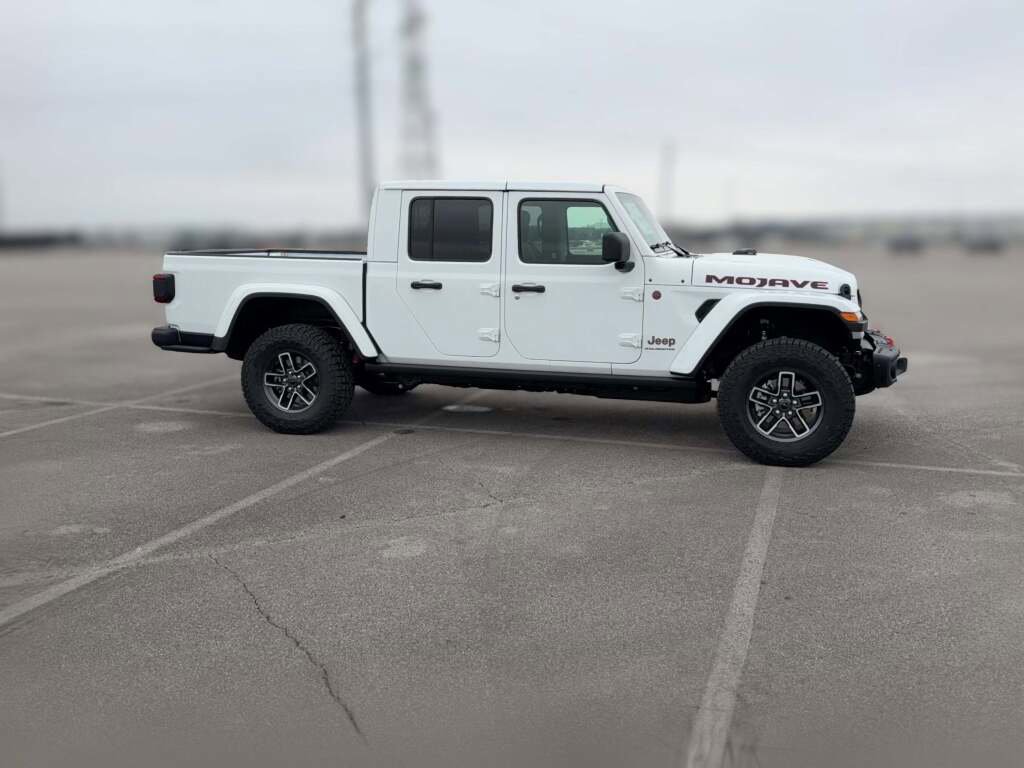 New 2026 Jeep Gladiator Mojave image 15