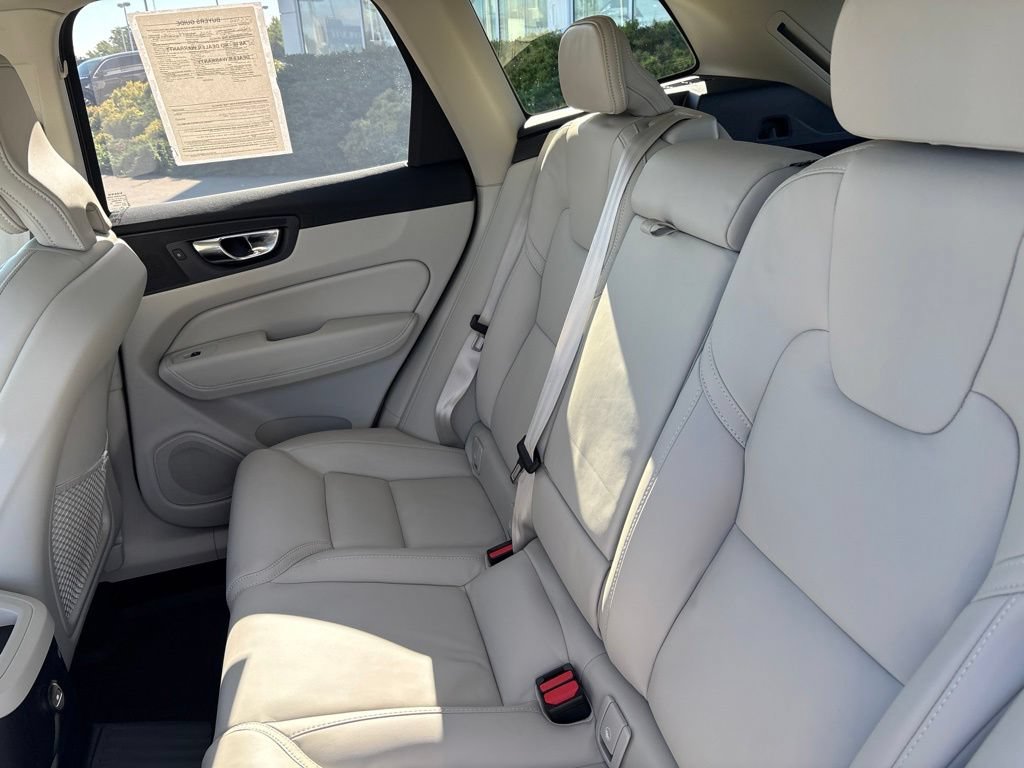 Certified 2025 Volvo XC60 T8 Ultra AWD/4WD image 33