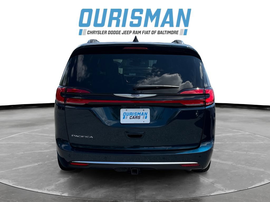 Used 2025 Chrysler Pacifica Pinnacle w/ Trailer Tow Group FWD image 5