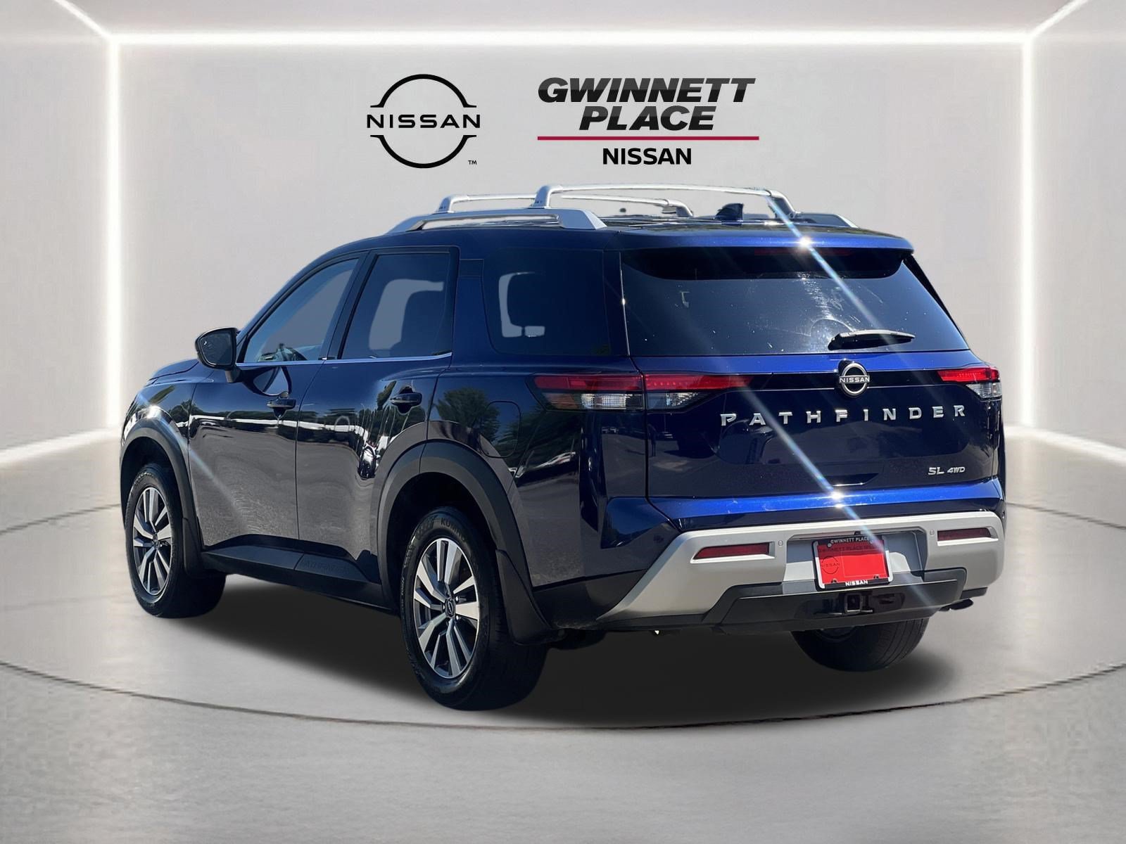 Used 2023 Nissan Pathfinder SL AWD/4WD image 22