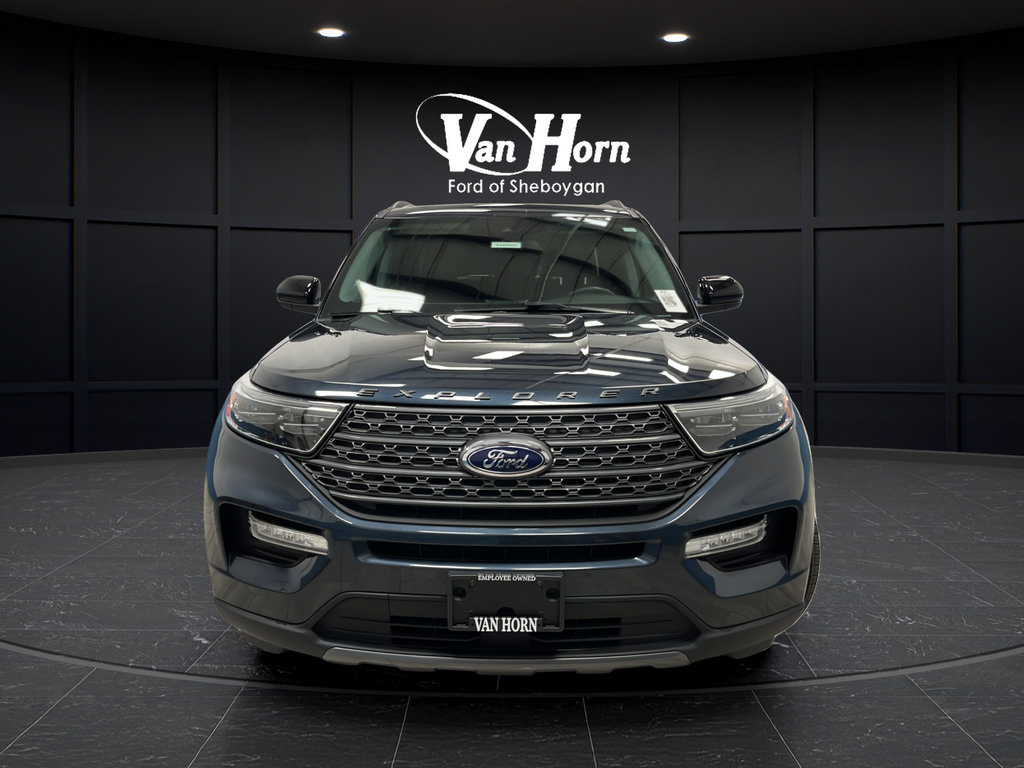 Used 2023 Ford Explorer XLT w/ Equipment Group 202A AWD/4WD image 2