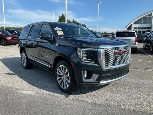 Used 2022 GMC Yukon Denali w/ Denali Premium Package AWD/4WD image 3