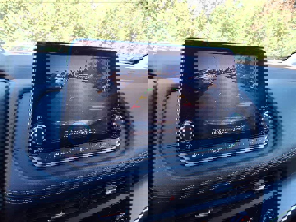 Used 2023 Nissan Rogue SV image 10