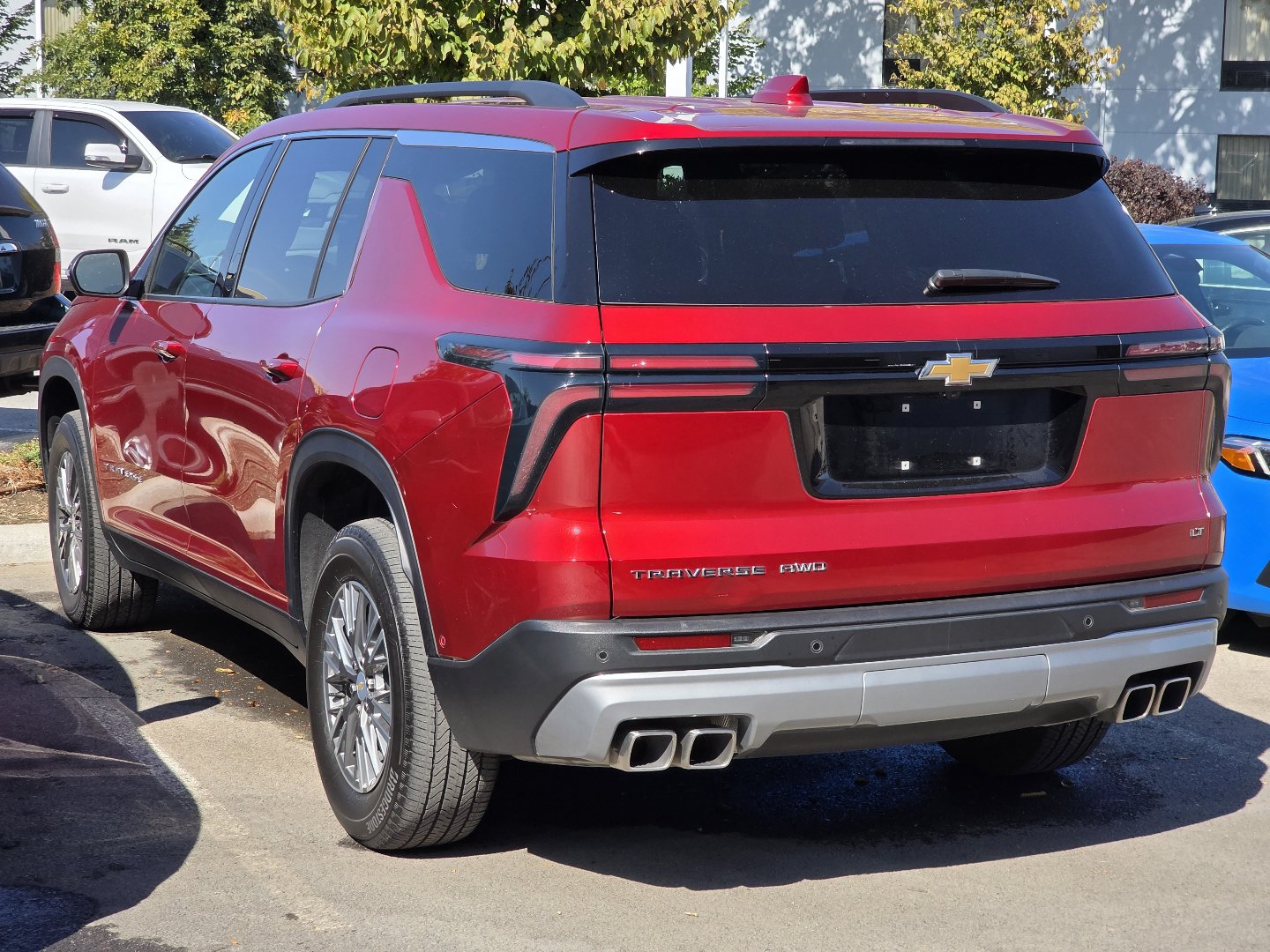 Used 2024 Chevrolet Traverse LT w/ Enhanced Driving Package AWD/4WD image 6