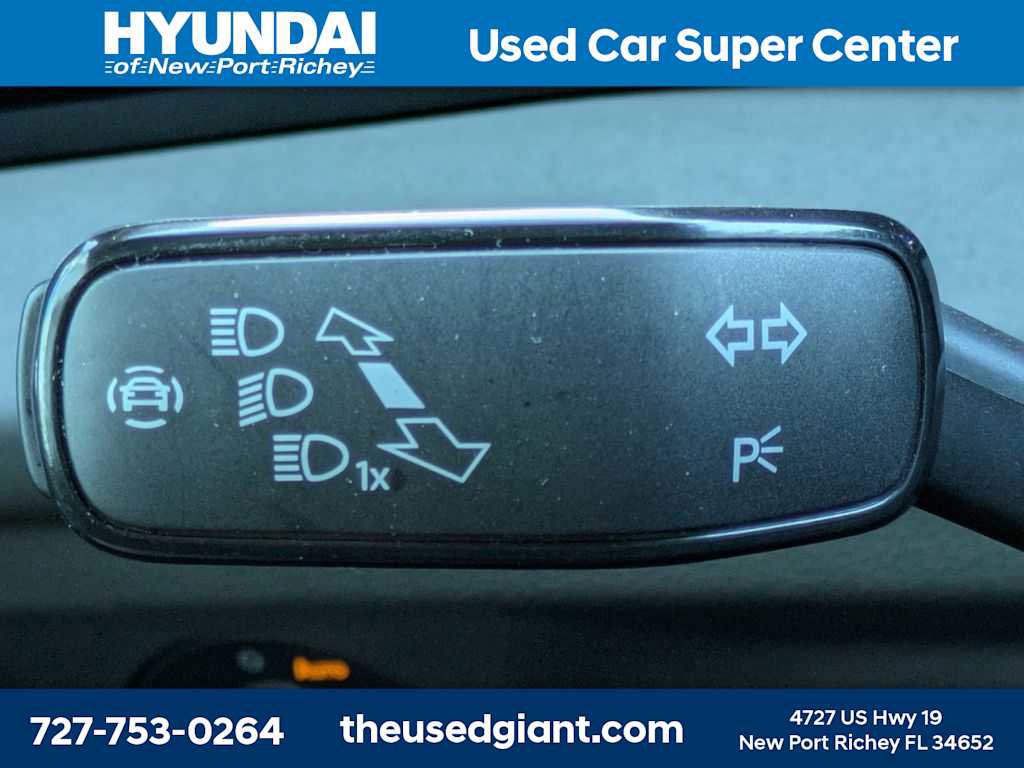 Used 2025 Volkswagen Jetta SE image 33