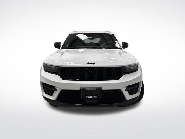 Used 2023 Jeep Grand Cherokee Altitude image 10