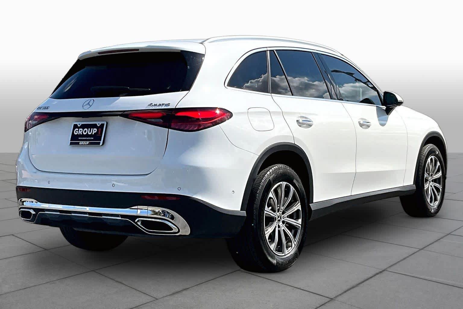 Used 2025 Mercedes-Benz GLC 300 4MATIC image 13