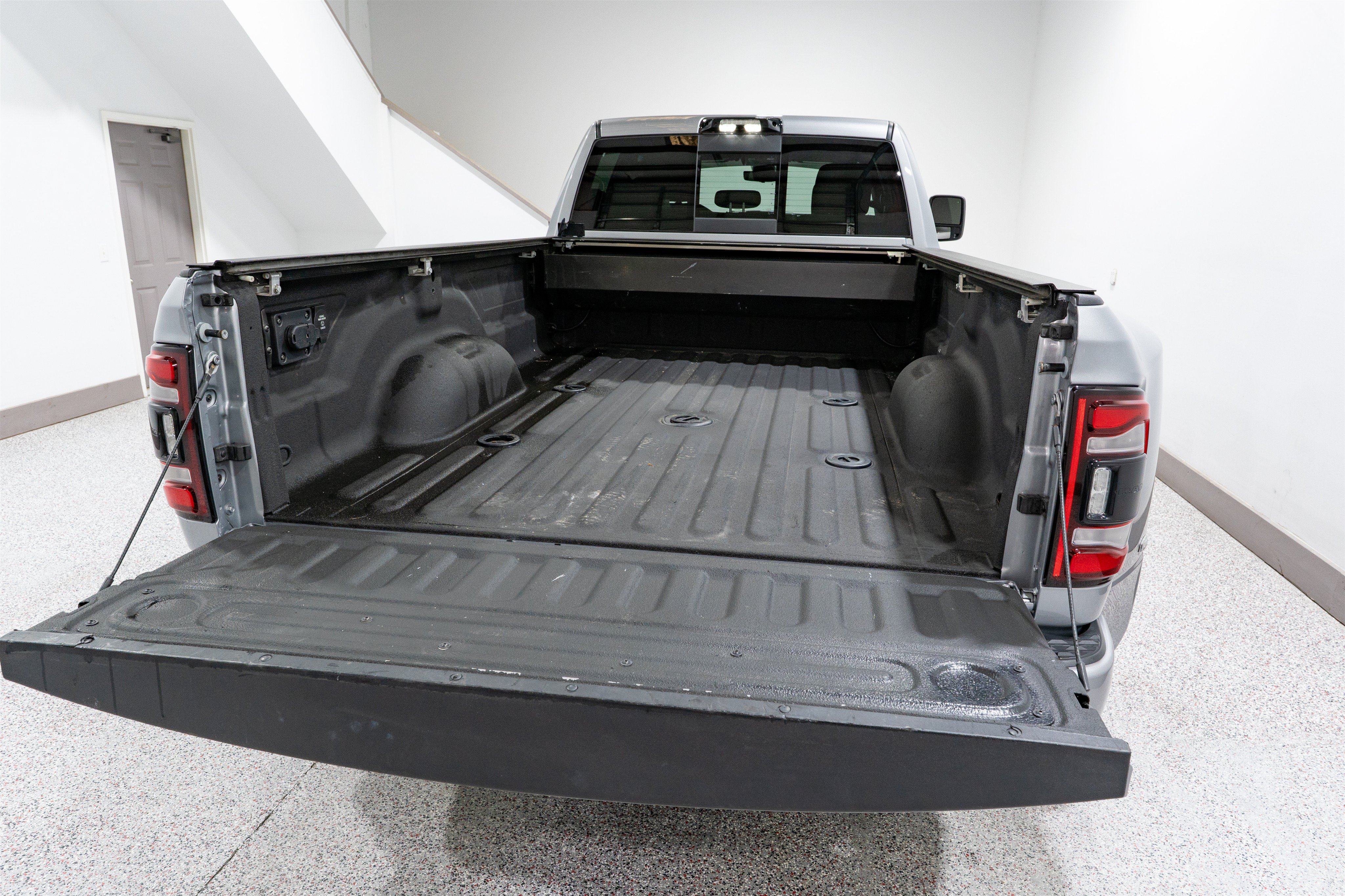 Used 2024 RAM 3500 Big Horn w/ Night Edition AWD/4WD image 13
