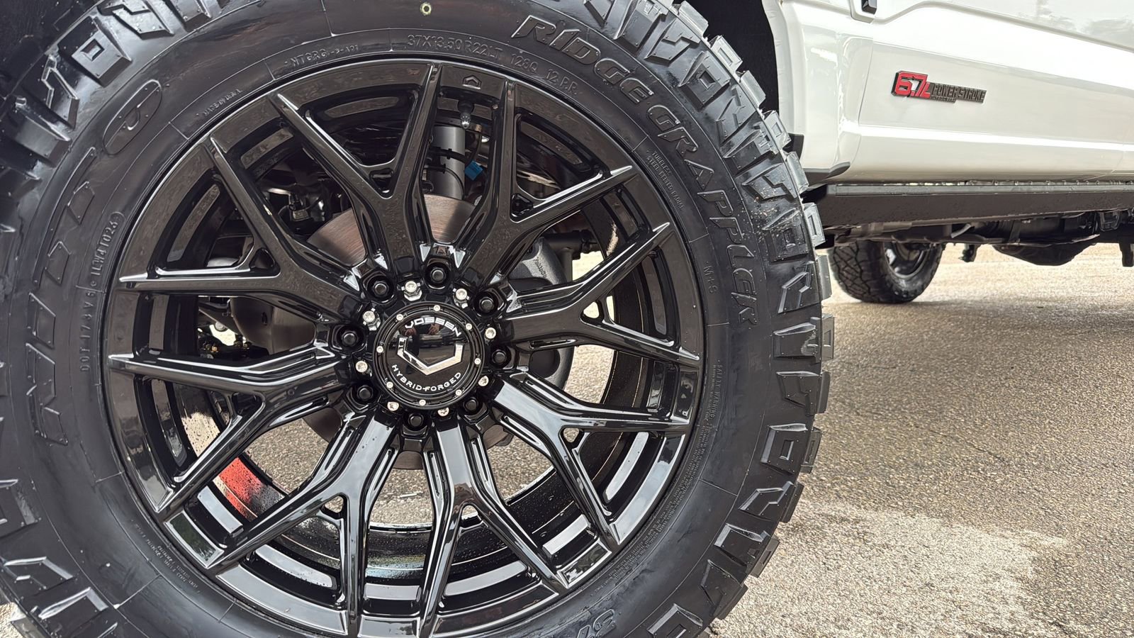 New 2026 Ford F250 Platinum w/ Tremor Off-Road Package AWD/4WD image 10