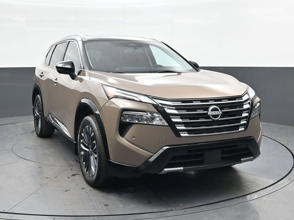 Used 2024 Nissan Rogue Platinum image 1