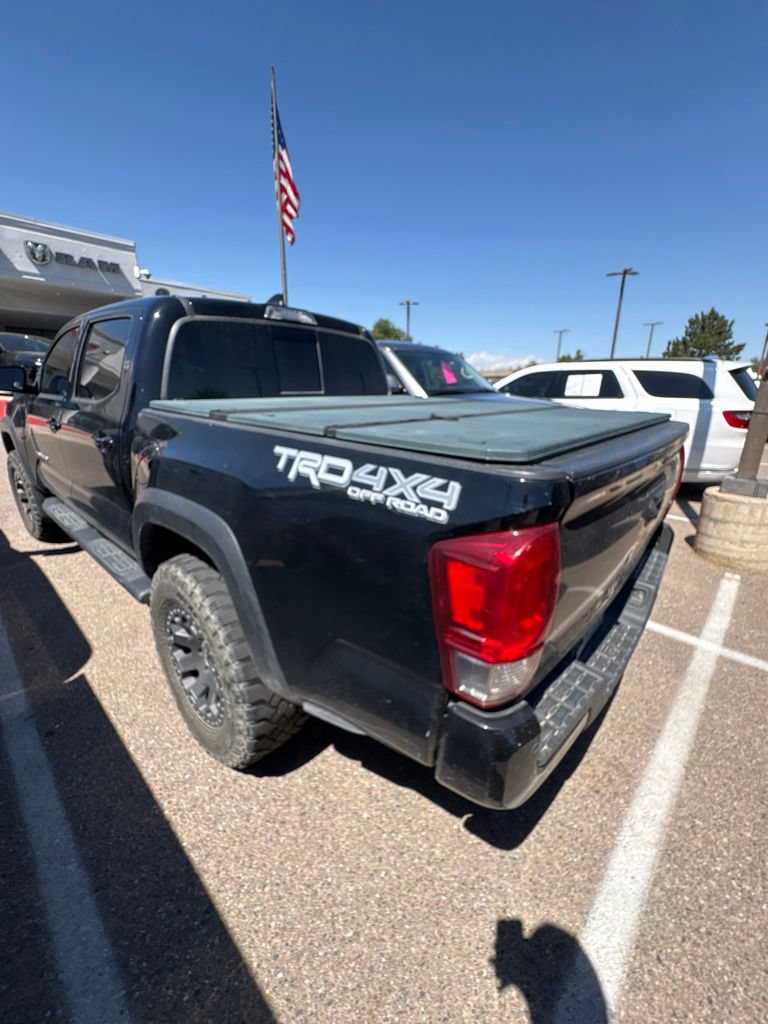 Used 2017 Toyota Tacoma TRD Off-Road AWD/4WD image 5