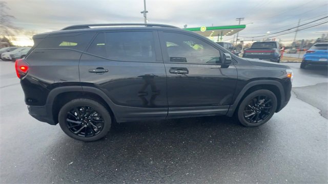 Used 2023 GMC Terrain SLE w/ Driver Convenience Package image 9