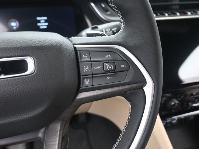 New 2025 Jeep Grand Cherokee L Limited w/ Luxury Tech Group II AWD/4WD image 34