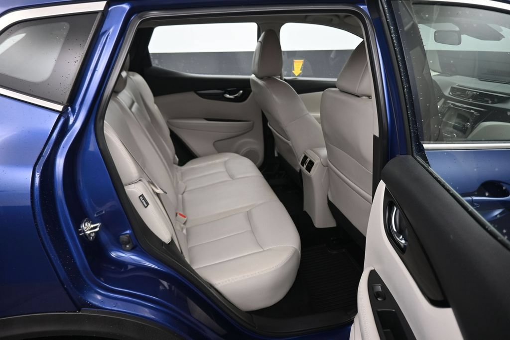 Used 2022 Nissan Rogue Sport SL AWD/4WD image 39