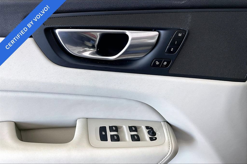 Certified 2024 Volvo XC60 B5 Core w/ Climate Package AWD/4WD image 32
