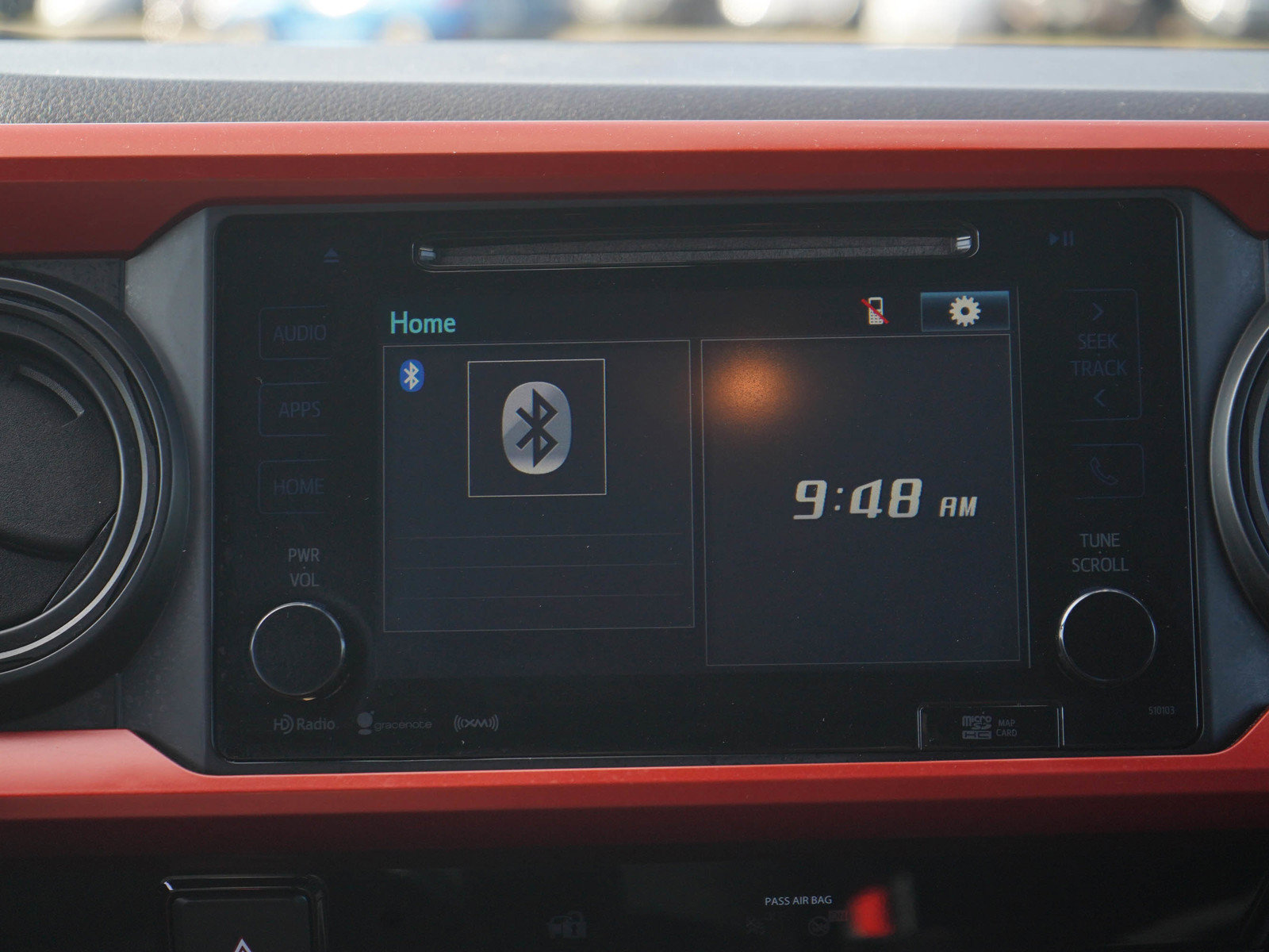 Used 2018 Toyota Tacoma TRD Off-Road w/ Technology Package AWD/4WD image 18