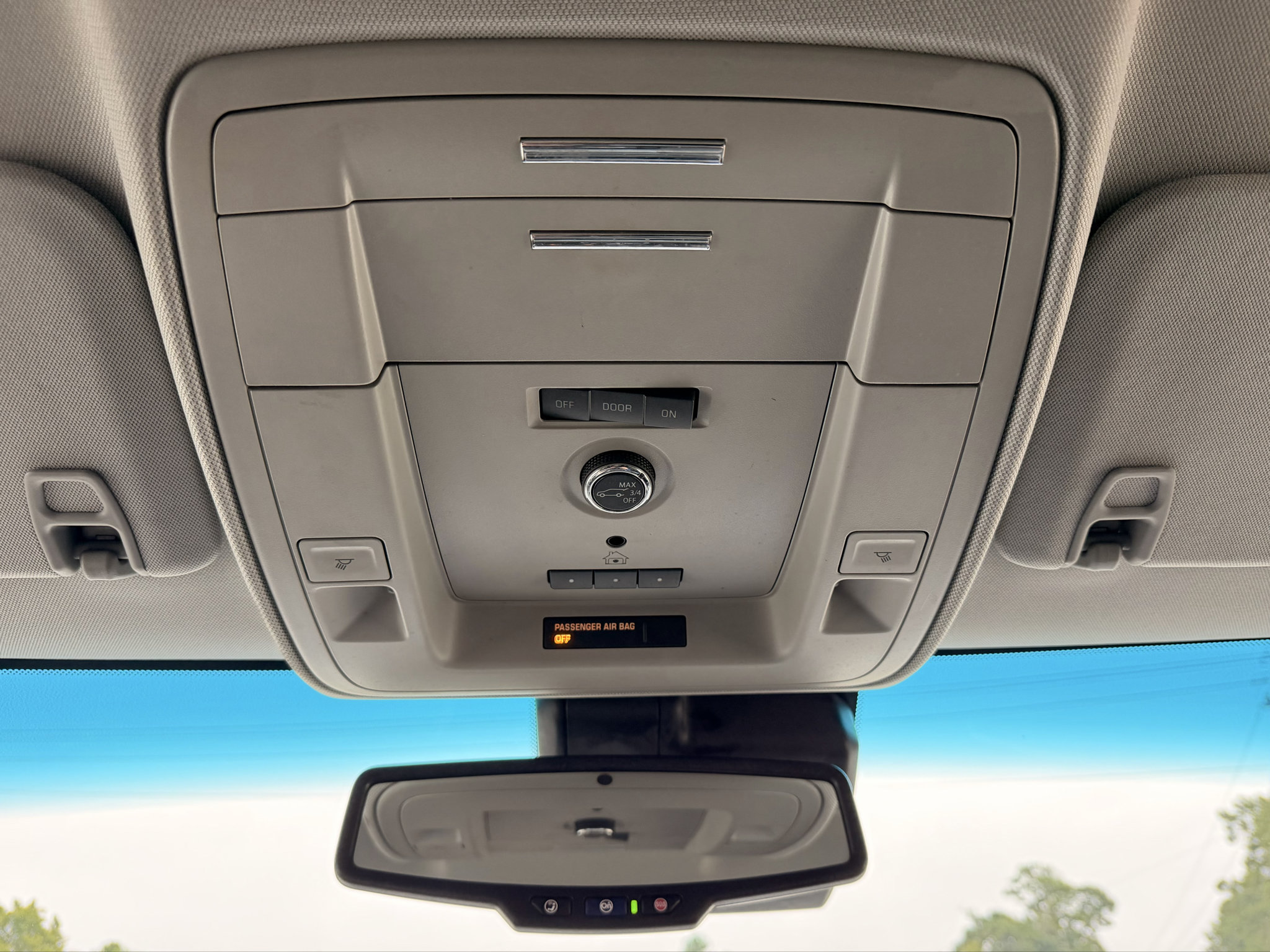 Used 2020 Chevrolet Tahoe Premier RWD image 13