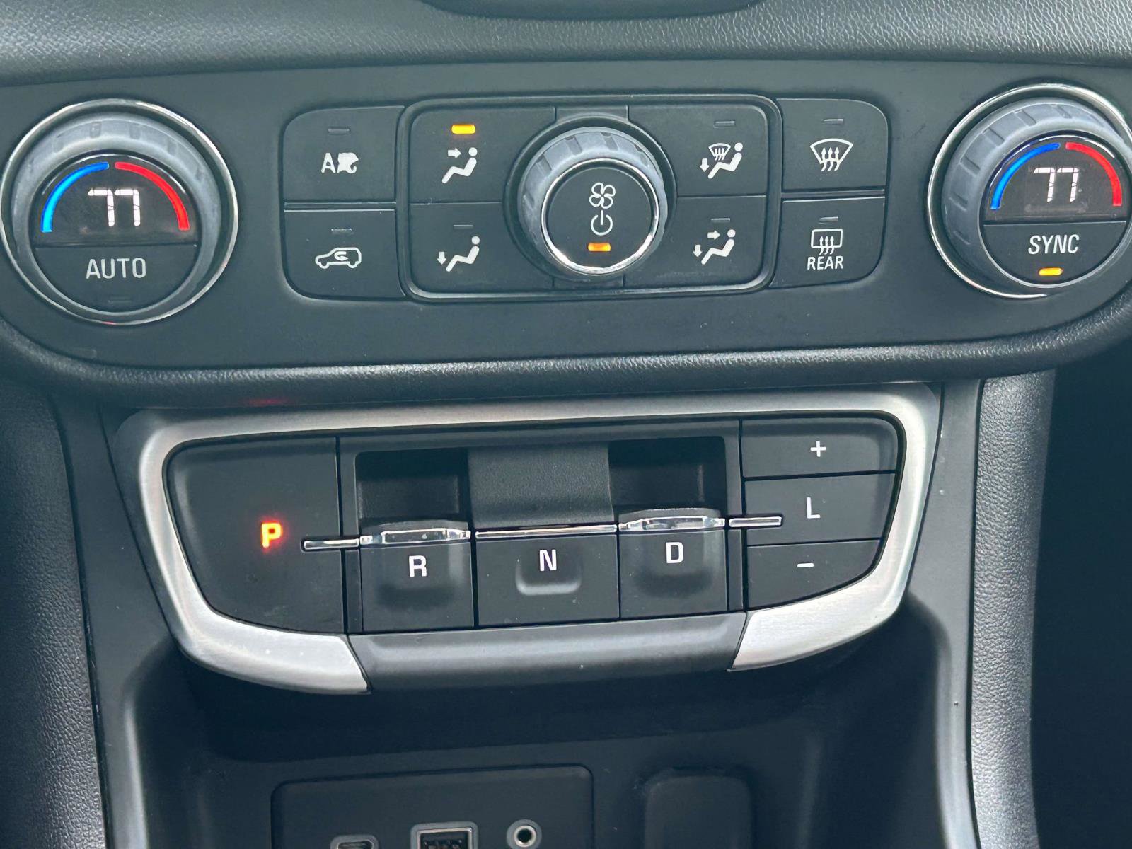 Used 2022 GMC Terrain SLE w/ Driver Convenience Package image 25