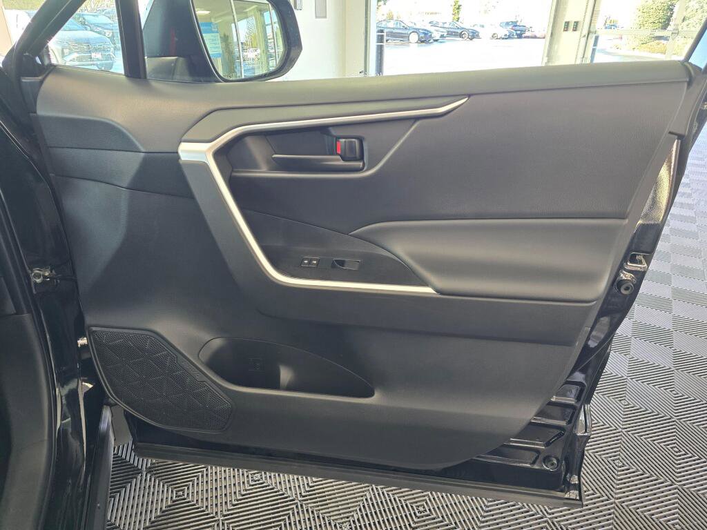 Used 2025 Toyota RAV4 LE image 42