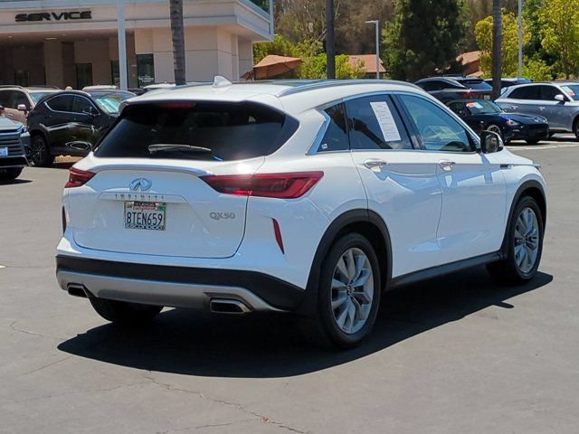 Used 2020 INFINITI QX50 Luxe w/ Navigation Package FWD image 5
