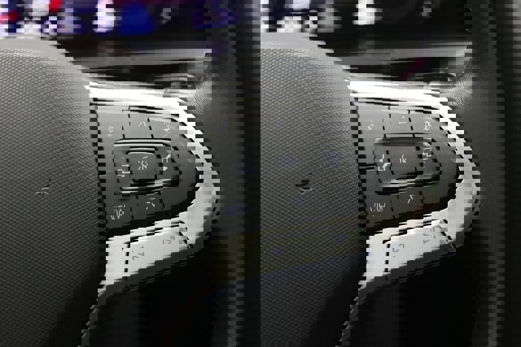 Used 2024 Volkswagen Atlas Cross Sport SEL R-Line image 22