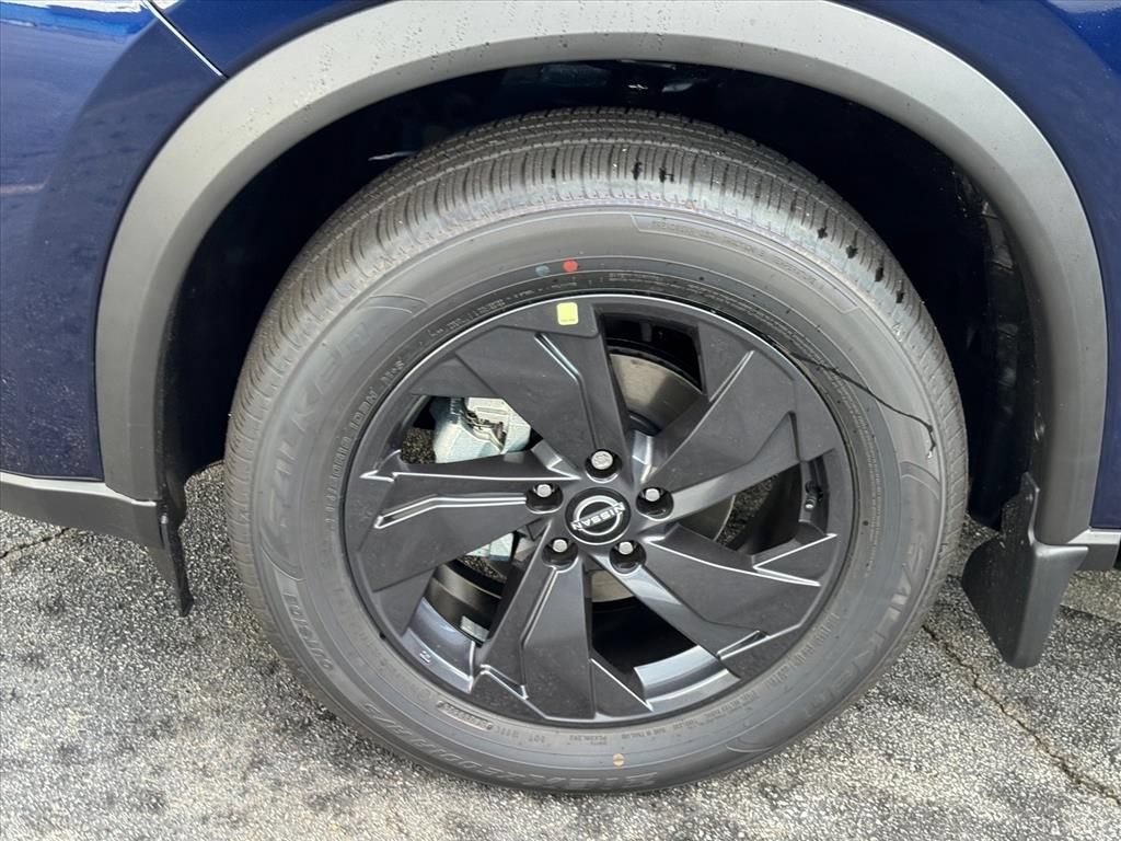New 2026 Nissan Rogue SV FWD image 9