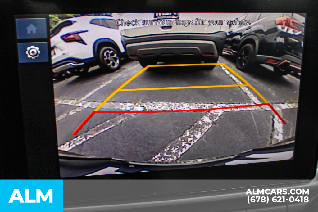 Used 2025 Hyundai Venue SEL FWD image 32