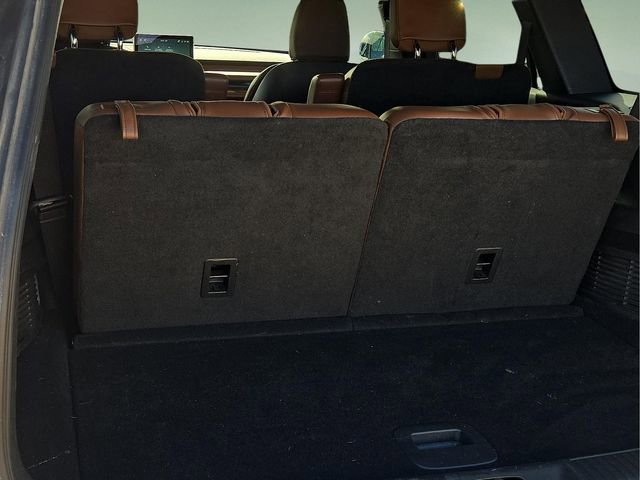 Used 2023 Lincoln Aviator Reserve w/ Equipment Group 201A image 11