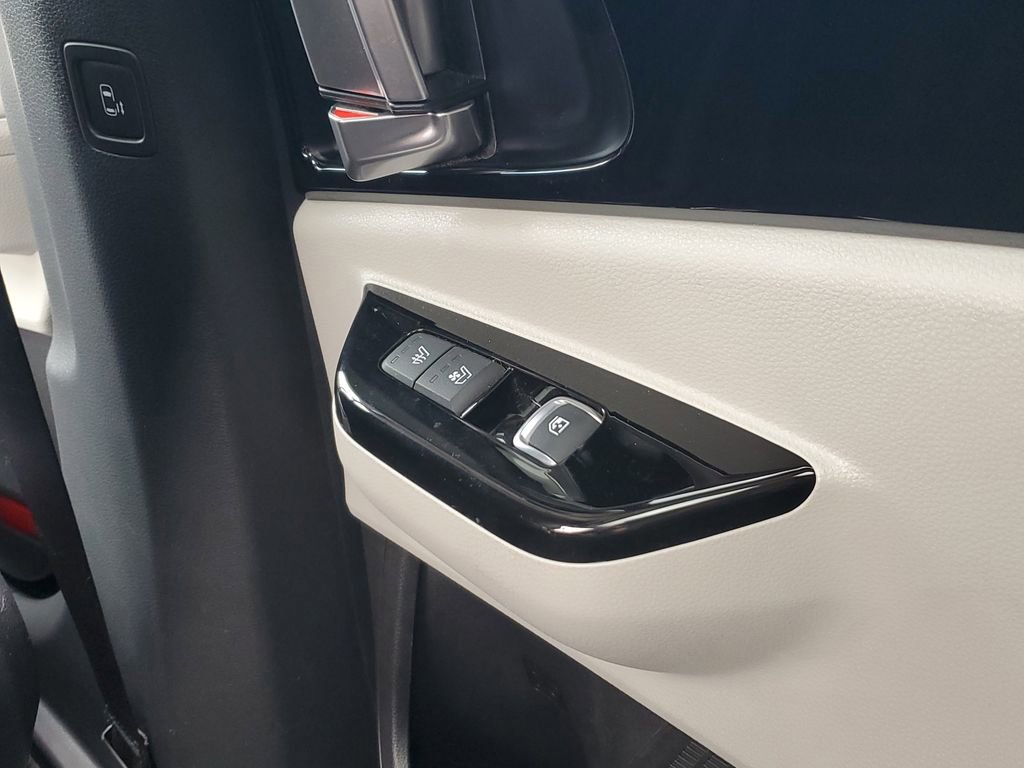 Used 2022 Kia Carnival SX Prestige image 19