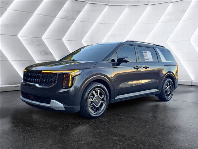 Used 2025 Kia Carnival EX image 1