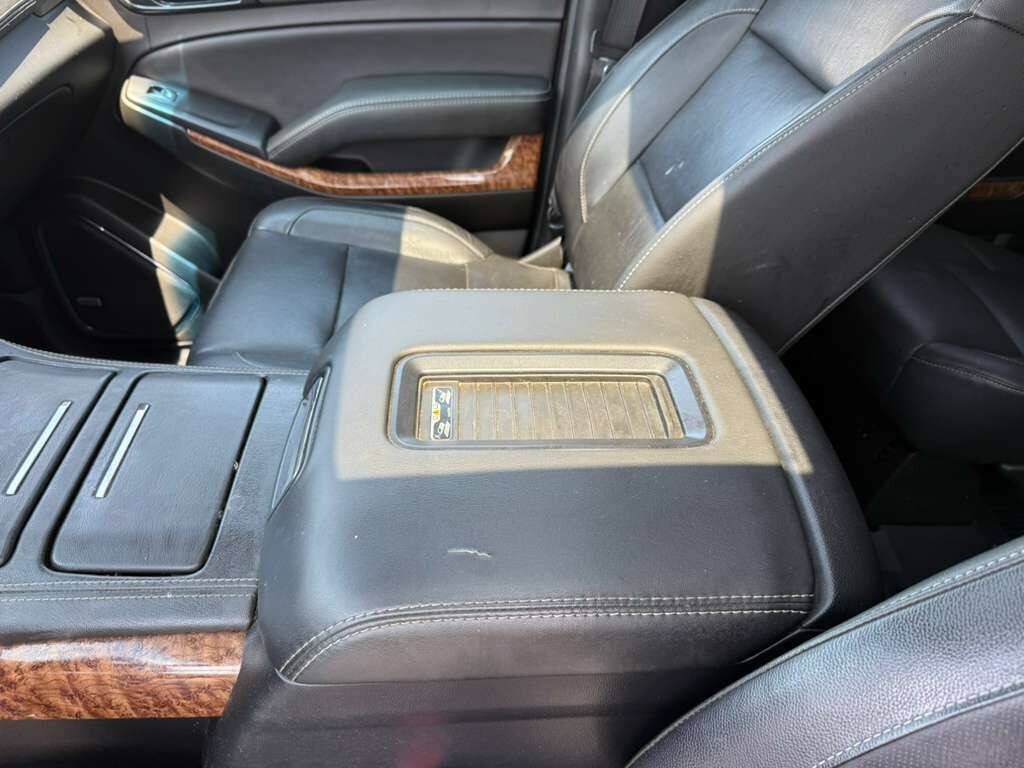 Used 2019 Chevrolet Suburban Premier RWD image 42