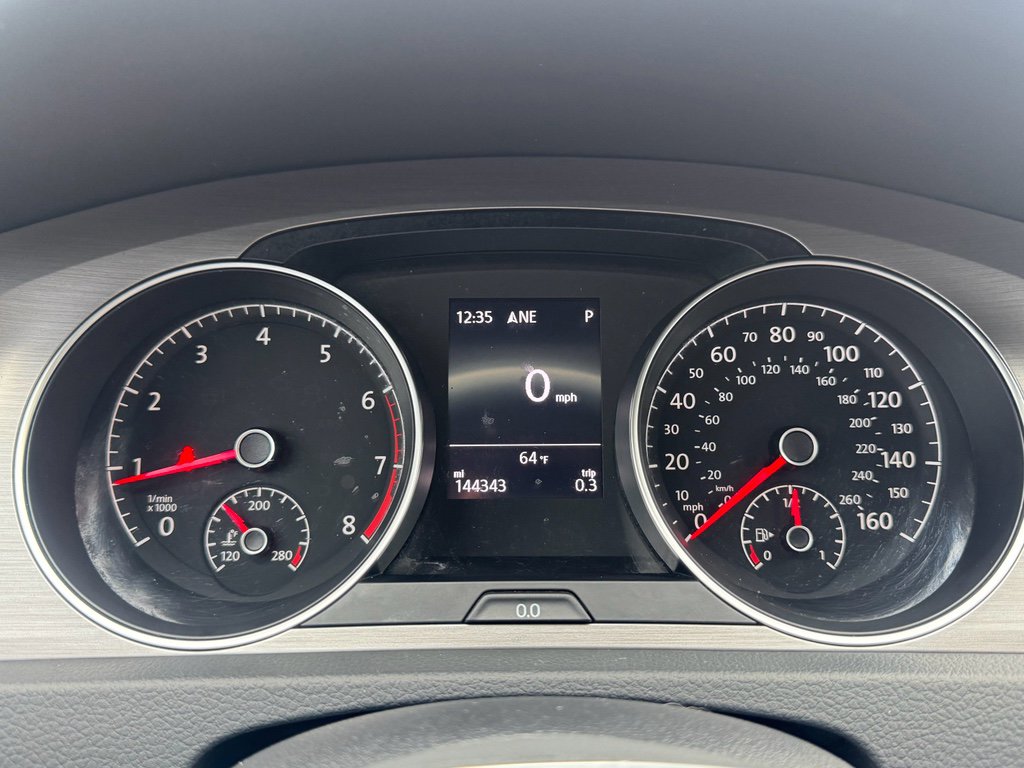 Used 2017 Volkswagen Golf S image 16