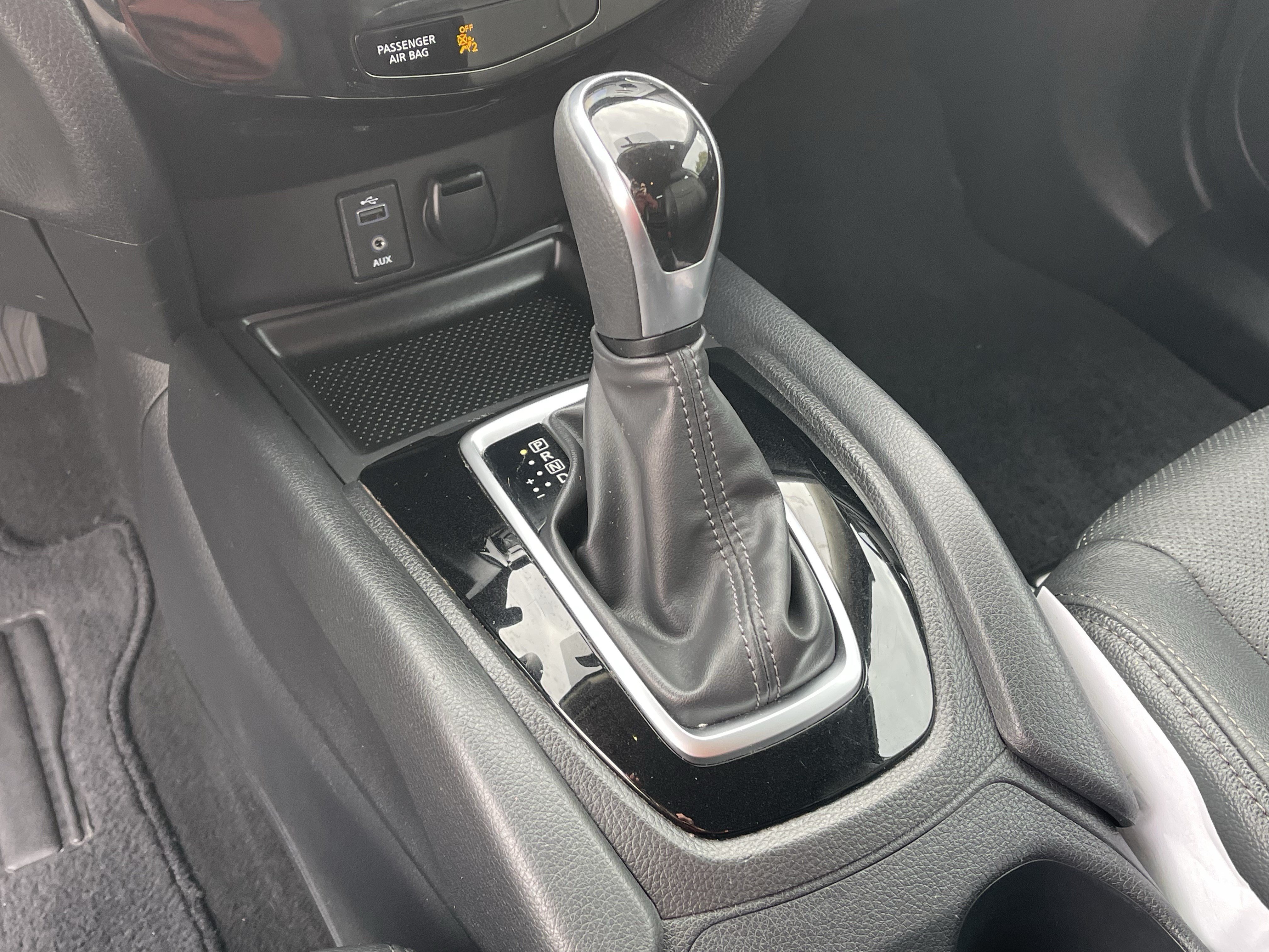Used 2017 Nissan Rogue S AWD/4WD image 24