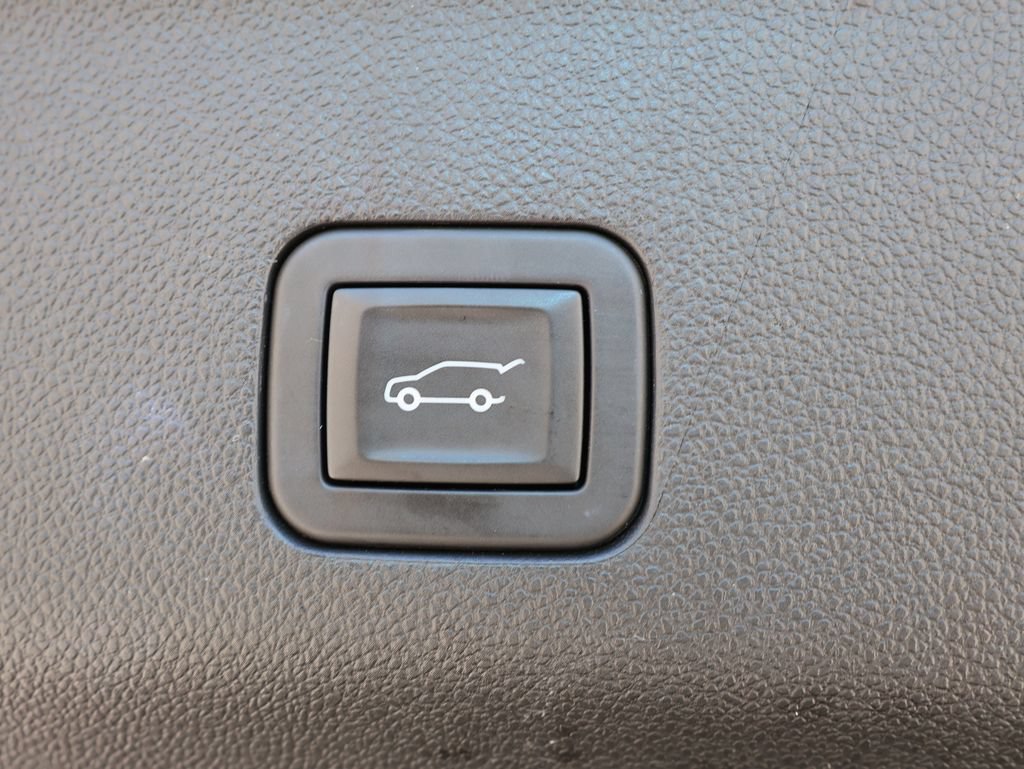 Certified 2025 GMC Yukon XL Elevation AWD/4WD image 35