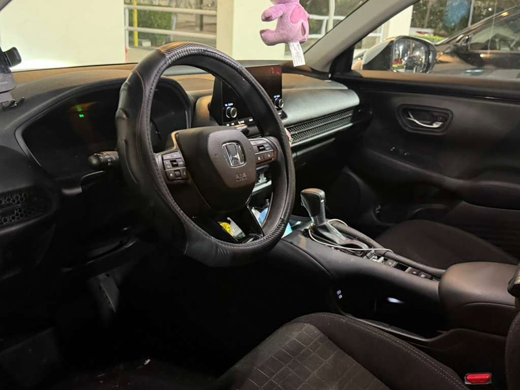 Used 2025 Honda HR-V LX image 15