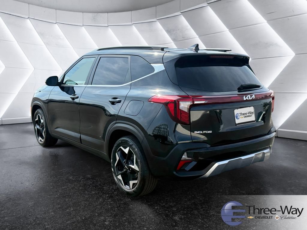Used 2025 Kia Seltos EX w/ EX Sunroof Package image 3