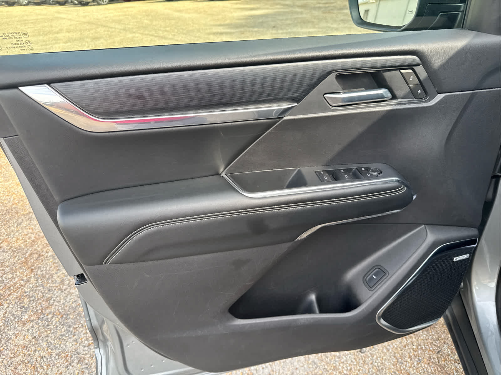 Used 2025 GMC Acadia Elevation FWD image 21